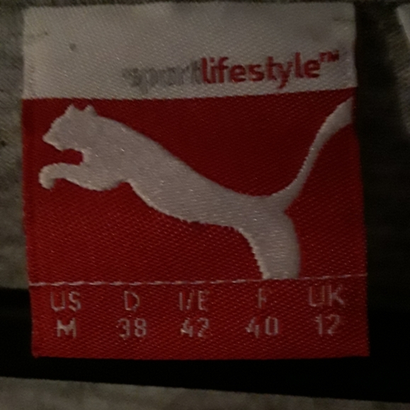 Puma Women's V-Neck Teeshirt - Picture 10 of 11